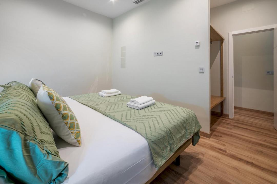 2 Bedrooms 1.5 Bathrooms Furnished - Justicia - Refurbished - Mintystay Madrid Eksteriør billede